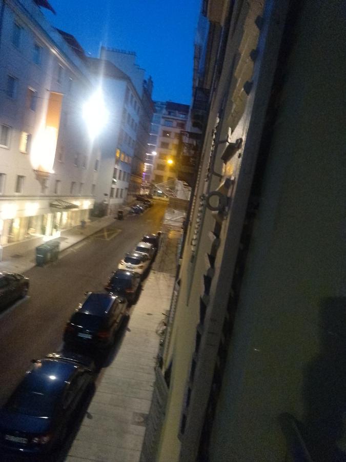 Charming Flat Center And Near The Lake Женева Экстерьер фото